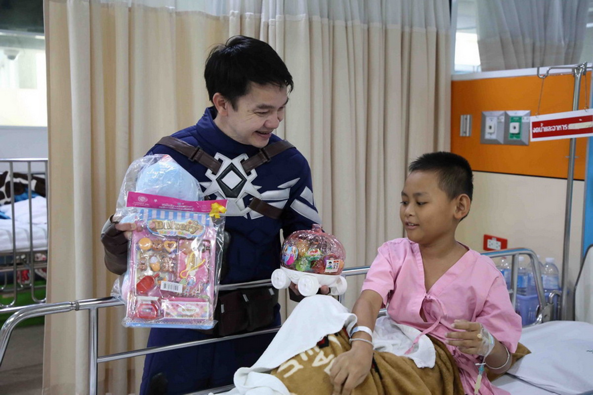 เซ็นทรัล ฟู้ด รีเทล กรุ๊ป ส่งมอบความสุข เติมรอยยิ้ม แก่ผู้ป่วยเด็ก รพ.ศิริราช