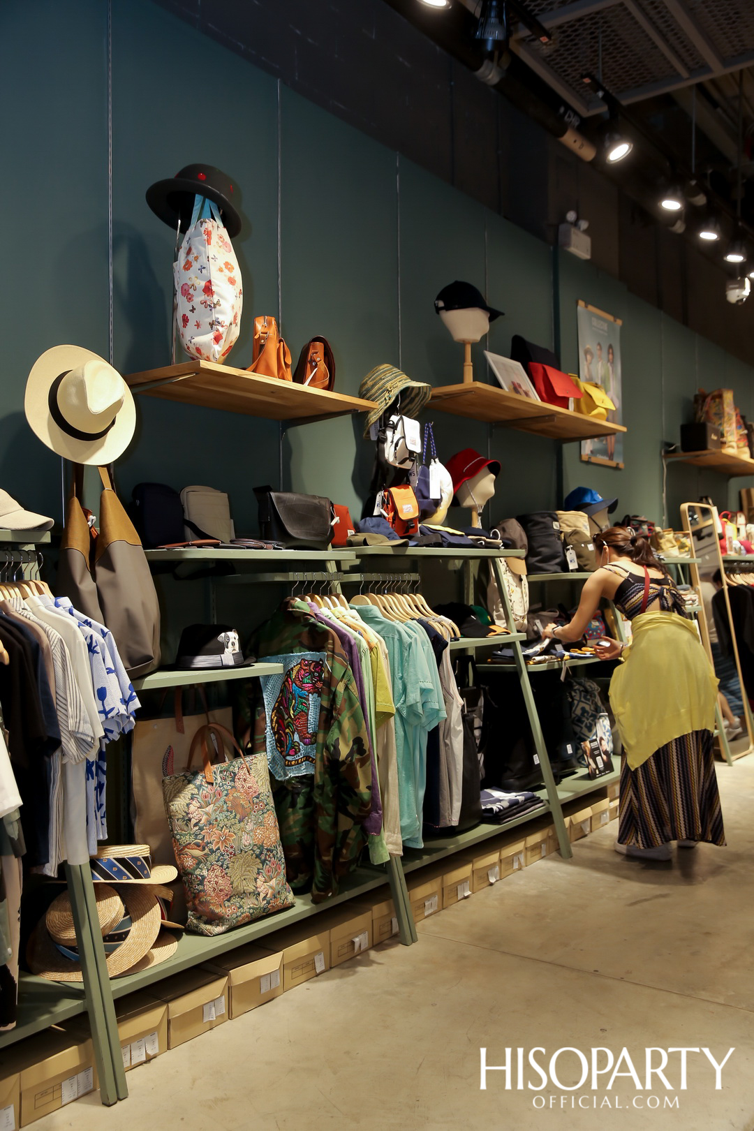 เปิดมิติใหม่ COLLECTIVE อวดโฉมคอนเซ็ปต์สโตร์สุดฮิป ต่อยอดไอเดียสร้างสรรค์ สานฝันดีไซเนอร์ไทย