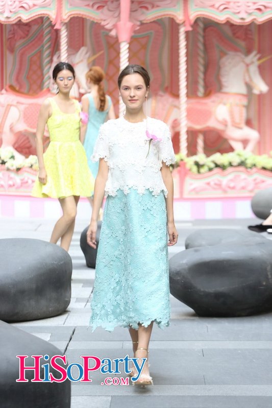 VATANIKA จับมือแฟชั่นไอคอนแห่งยุค ชมพู่-อารยา รังสรรค์ ‘Araya x Vatanika’ (Runway Focus)