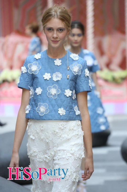 VATANIKA จับมือแฟชั่นไอคอนแห่งยุค ชมพู่-อารยา รังสรรค์ ‘Araya x Vatanika’ (Runway Focus)