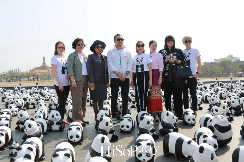 เปิดกิจกรรมแฟลชม็อบ 1600 Pandas+ World Tour in Thailand