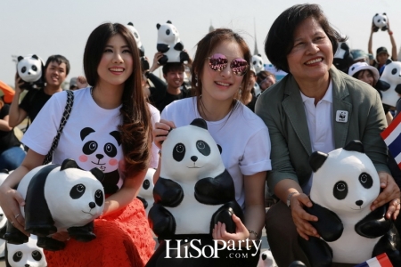 เปิดกิจกรรมแฟลชม็อบ 1600 Pandas+ World Tour in Thailand