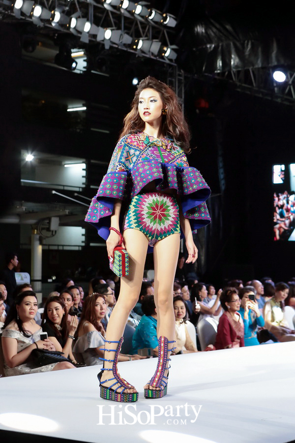เส้นทางผ้าไทย เส้นใยแห่งภูมิปัญญา เทิดไท้องค์ราชินี (Runway Focus)