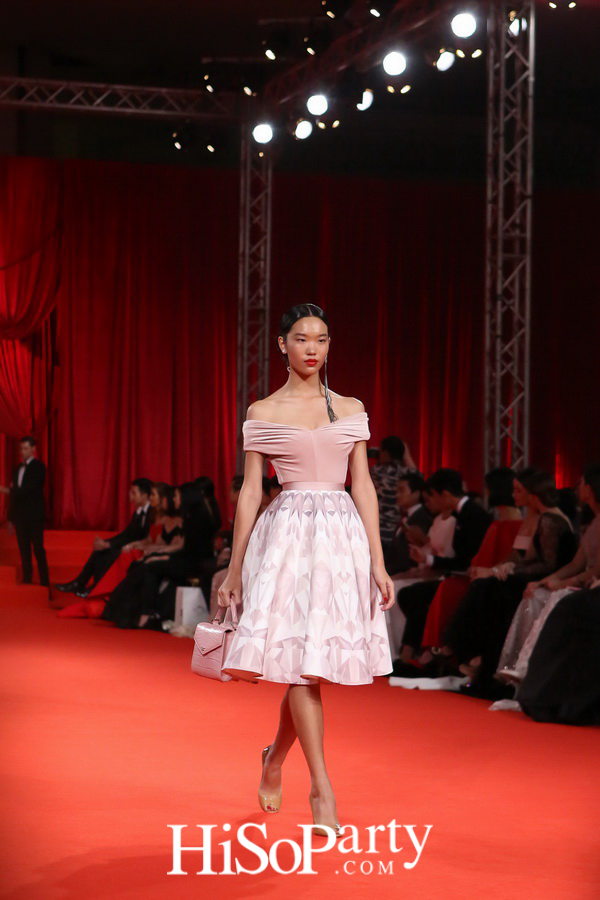 POEM จัดแฟชั่นโชว์ครั้งยิ่งใหญ่ เฉลิมฉลองครบรอบ 10 ปี