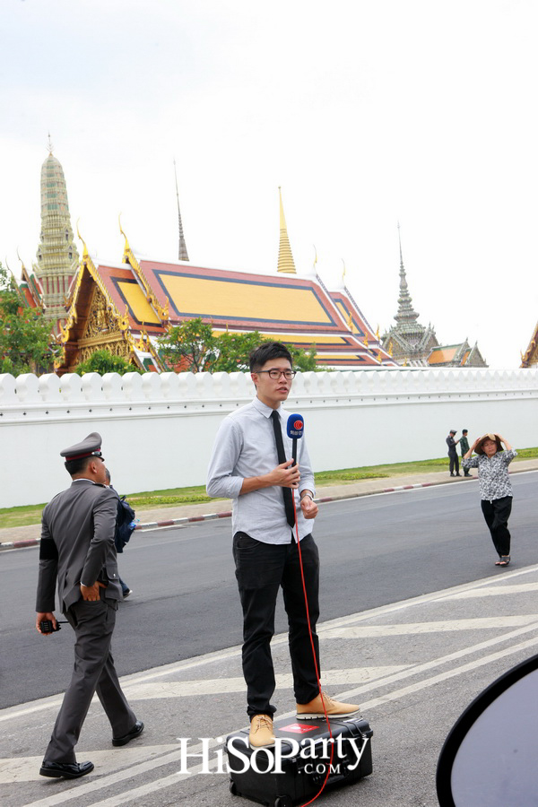 พสกนิกรร่วมน้อมถวายบังคมขบวนอัญเชิญพระบรมศพ
