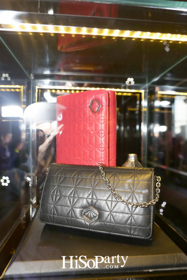 พญา (PHYA) แบรนด์กระเป๋าหนังสุดหรู จัดแฟชั่นโชว์ Debut Collection