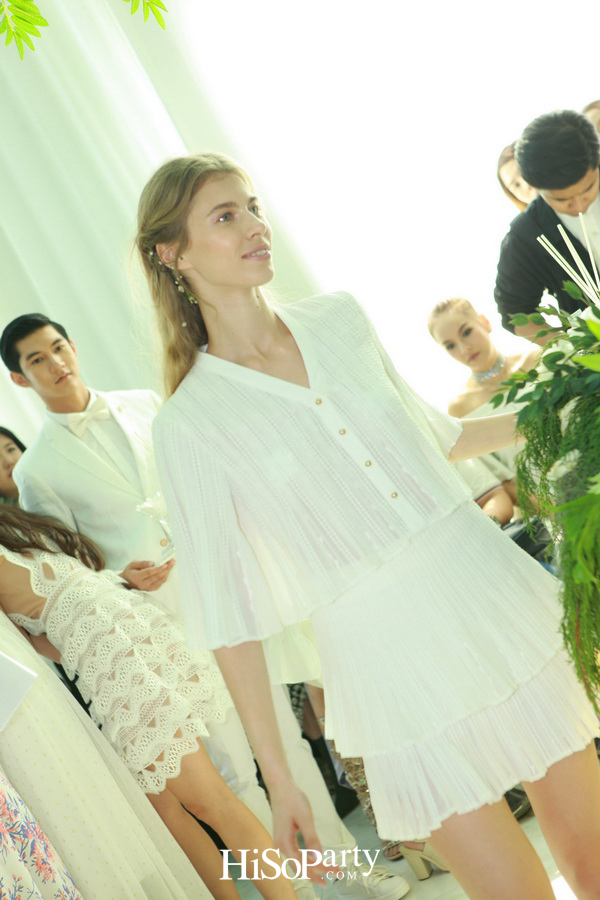 เปิดตัวเสื้อผ้าคอลเลกชั่นใหม่ 'Pure Magic'