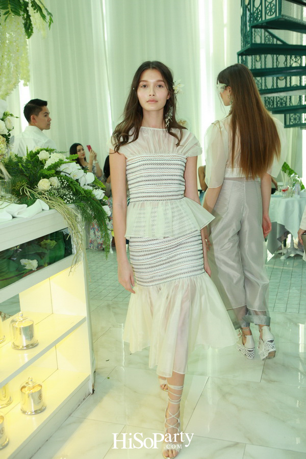 เปิดตัวเสื้อผ้าคอลเลกชั่นใหม่ 'Pure Magic'