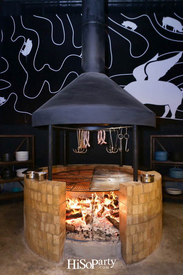 ‘Le Cochon Blanc’ Grand Opening Party
