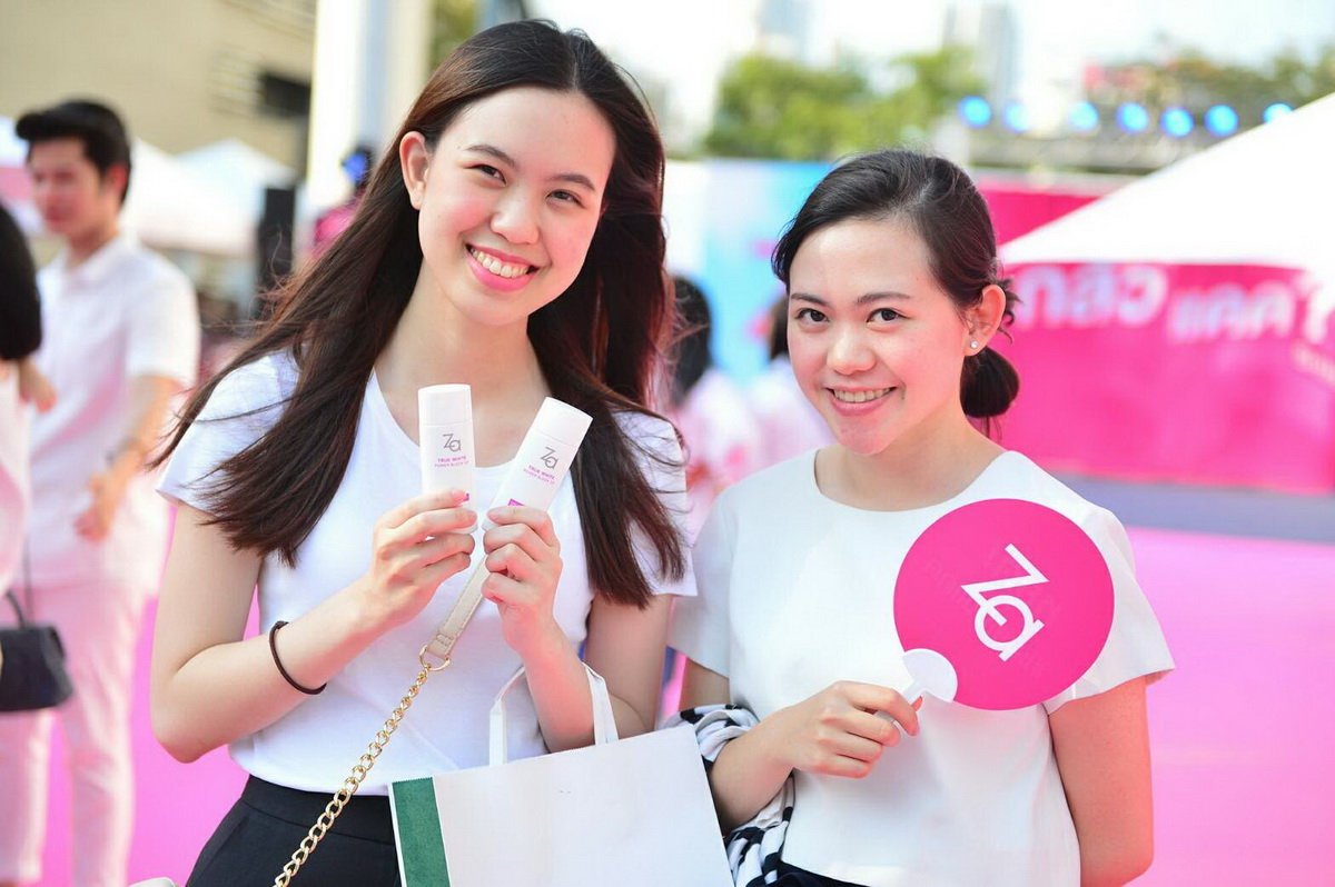 Za TRUE WHITE EX ชวนสาวๆ เผยผิว ‘กล้า ท้าแดด อย่างมั่นใจ’