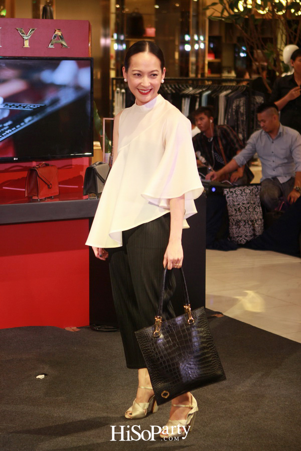 ‘PHYA’ จัดแฟชั่นโชว์เปิดตัวกระเป๋าหนังรุ่นใหม่ 'ลิฟ' (Liv) และ 'สเตลล่า' (Stella)