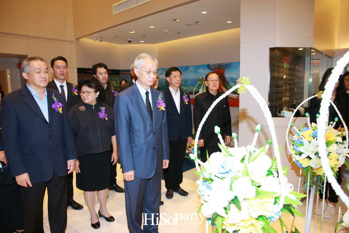 นิทรรศการ ‘เครื่องทองสุโขทัย – ทองเพชรบุรี: หัตถศิลป์ภูมิปัญญาช่างทองไทย เทิดไท้พระบารมี’