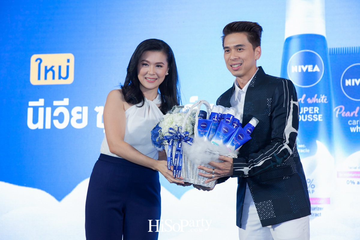 NIVEA Super Mousse Foam เพื่อผิวสะอาดและชุ่มชื้นด้วยมอยส์เจอไรเซอร์ 3 เท่า