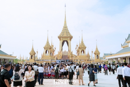 รองนายกฯ ธนะศักดิ์ นำสื่อมวลชนเข้าชมนิทรรศการ งานพระราชพิธีถวายพระเพลิงพระบรมศพ พระบาทสมเด็จพระปรมินทรมหาภูมิพลอดุลยเดช บรมนาถบพิตร