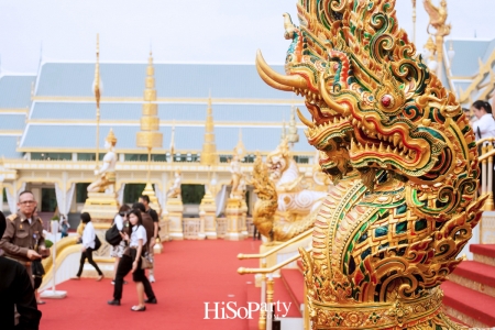 รองนายกฯ ธนะศักดิ์ นำสื่อมวลชนเข้าชมนิทรรศการ งานพระราชพิธีถวายพระเพลิงพระบรมศพ พระบาทสมเด็จพระปรมินทรมหาภูมิพลอดุลยเดช บรมนาถบพิตร