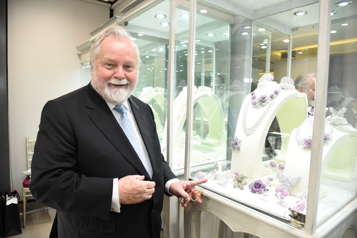‘บิวตี้ เจมส์’ & ‘ปาร์คนายเลิศ’ จัดงาน The Most Exquisite Jewelry Show  พรีเซนต์เครื่องเพชรคอลเลกชั่นดอกไม้บานสะพรั่งกลางสวนสวย