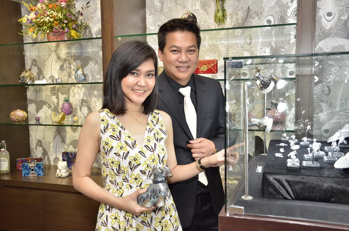 ‘บิวตี้ เจมส์’ & ‘ปาร์คนายเลิศ’ จัดงาน The Most Exquisite Jewelry Show  พรีเซนต์เครื่องเพชรคอลเลกชั่นดอกไม้บานสะพรั่งกลางสวนสวย
