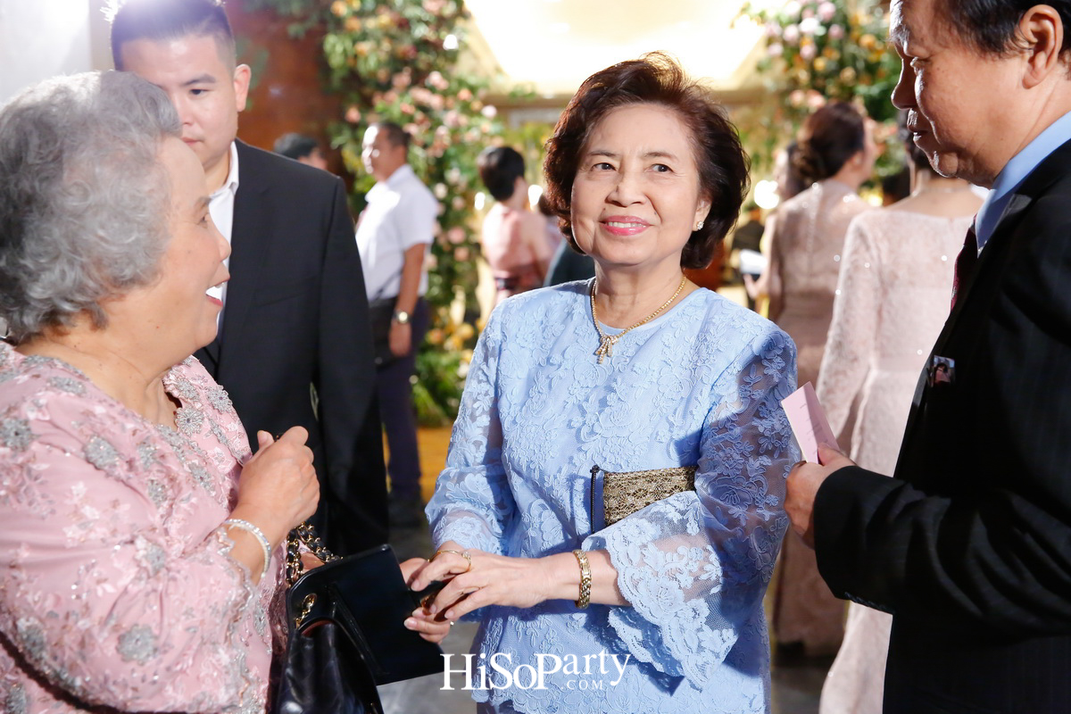 งานฉลองมงคลสมรสระหว่าง ชมพูนุท โรจน์ศิริรัตน์ และ สรวิศ บุญนิมิต