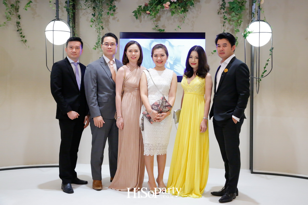 งานฉลองมงคลสมรสระหว่าง ชมพูนุท โรจน์ศิริรัตน์ และ สรวิศ บุญนิมิต