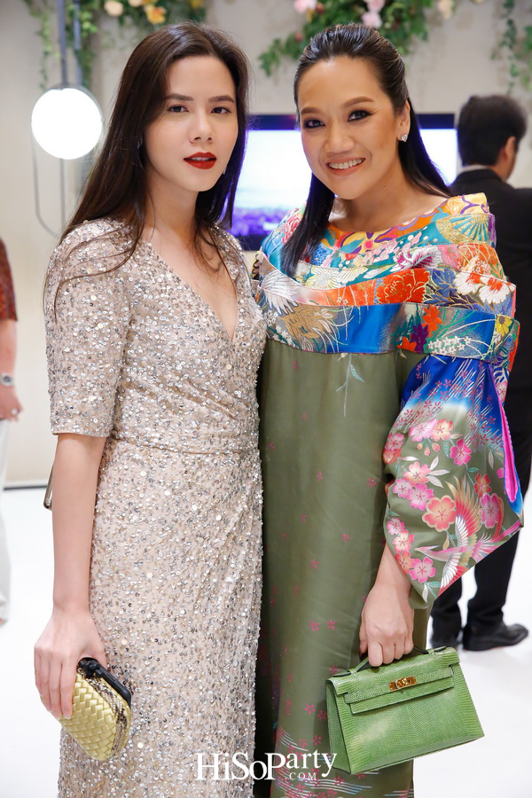 งานฉลองมงคลสมรสระหว่าง ชมพูนุท โรจน์ศิริรัตน์ และ สรวิศ บุญนิมิต