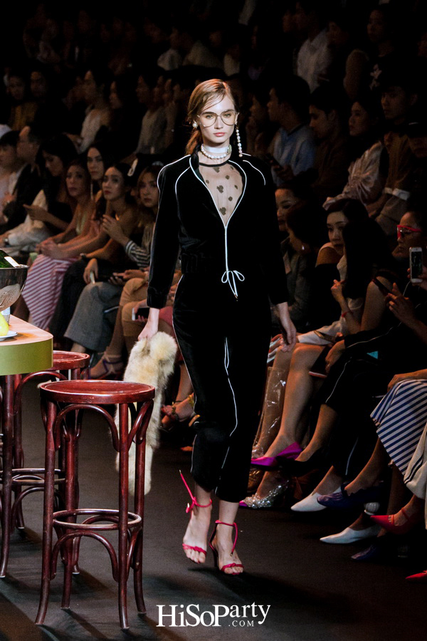 ELLE Fashion Week Fall/Winter 2018 ASV ‘2 Little Words 1 Big Concept’