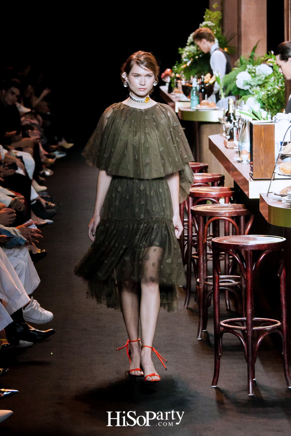 ELLE Fashion Week Fall/Winter 2018 ASV ‘2 Little Words 1 Big Concept’