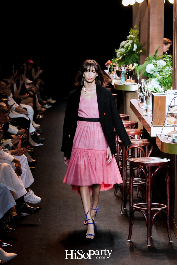 ELLE Fashion Week Fall/Winter 2018 ASV ‘2 Little Words 1 Big Concept’