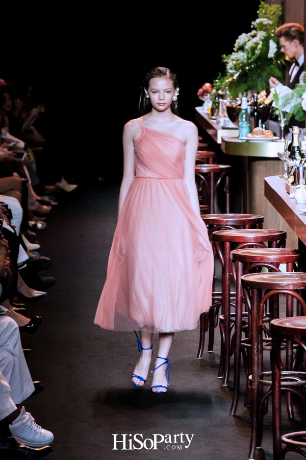 ELLE Fashion Week Fall/Winter 2018 ASV ‘2 Little Words 1 Big Concept’