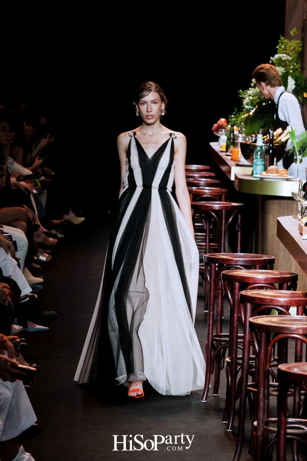 ELLE Fashion Week Fall/Winter 2018 ASV ‘2 Little Words 1 Big Concept’