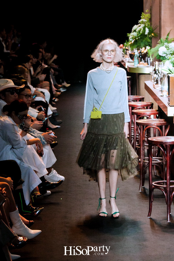 ELLE Fashion Week Fall/Winter 2018 ASV ‘2 Little Words 1 Big Concept’