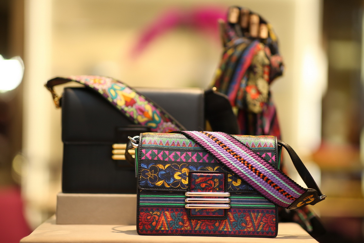 ‘ETRO’ เปิดตัวคอลเลกชั่น ‘ออทั่ม – วินเทอร์ 2018/19’ เอาใจแฟชั่นนิสต้าสายอาร์ต