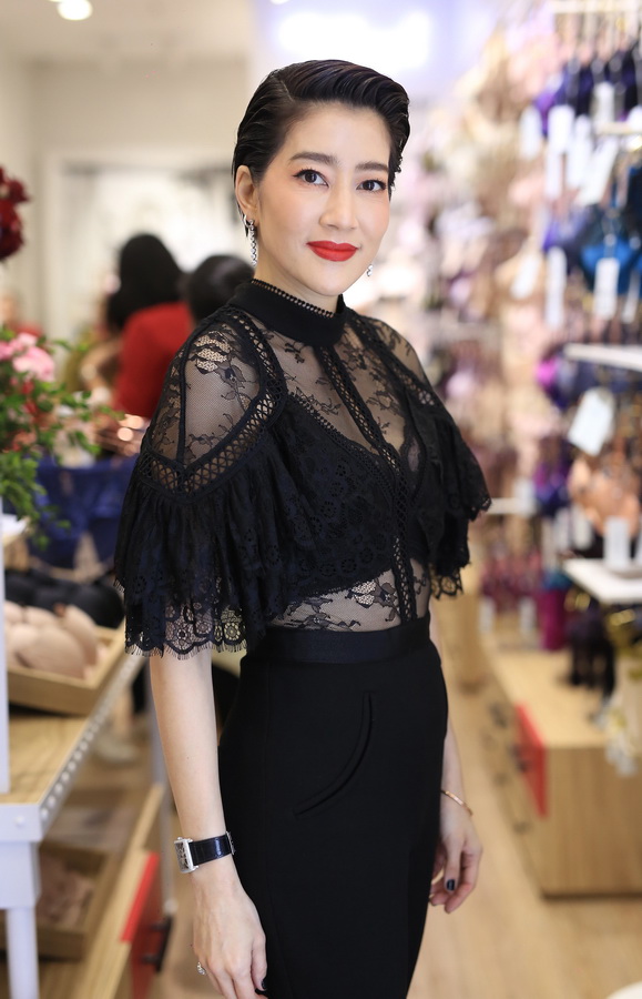 Florale by Triumph (ฟลอราลเล่ บาย ไทรอัมพ์) คอลเลกชั่น Autumn/Winter 2018