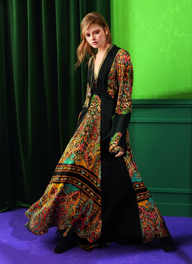 ฤดูหนาวนี้ชวนสาวๆ สนุกกับการแต่งตัวไปกับ ‘ETRO’ Women’s Wear Collection Autumn-Winter 2018/19