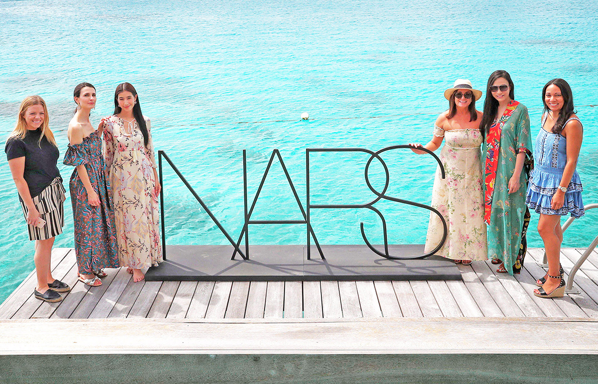 NARS Cosmetics จัดทริปสุดเอ็กซ์คลูซีฟพาแขกคนพิเศษบินลัดฟ้าเยี่ยมบ้านหลังที่สองของ ‘ฟรองซัวส์ นาร์ส’ ไกลถึง ‘Motu Tane’