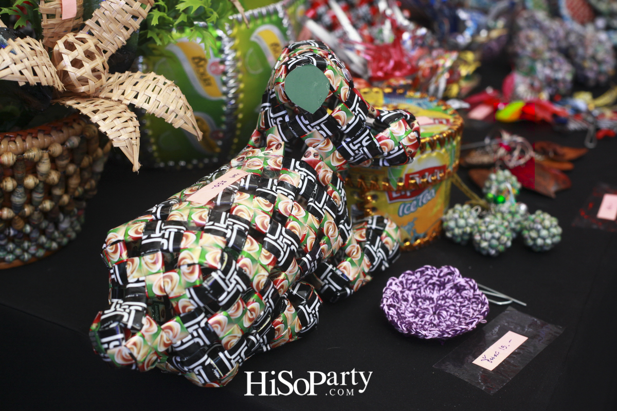 ‘Circular Living Festival’ งานเปิดตัวต้นคริสต์มาสรีไซเคิลไอเดียสร้างสรรค์ ผลิตจากกล่องใส่ซีดีเหลือใช้สูง 10 เมตร