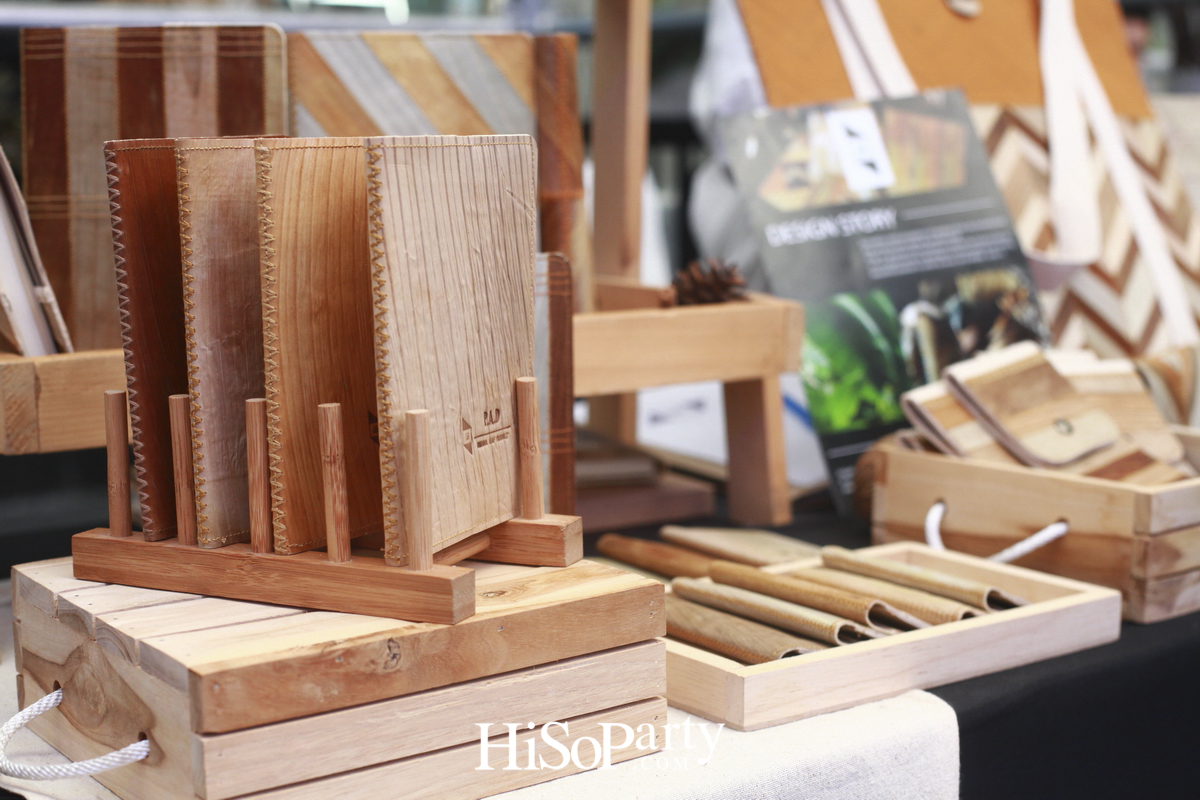 ‘Circular Living Festival’ งานเปิดตัวต้นคริสต์มาสรีไซเคิลไอเดียสร้างสรรค์ ผลิตจากกล่องใส่ซีดีเหลือใช้สูง 10 เมตร