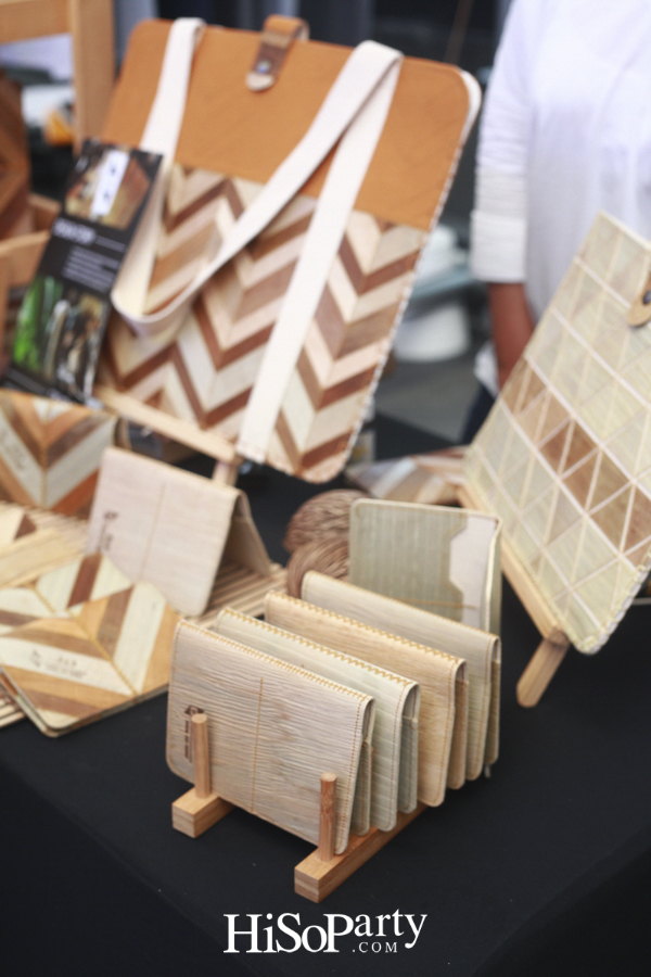 ‘Circular Living Festival’ งานเปิดตัวต้นคริสต์มาสรีไซเคิลไอเดียสร้างสรรค์ ผลิตจากกล่องใส่ซีดีเหลือใช้สูง 10 เมตร