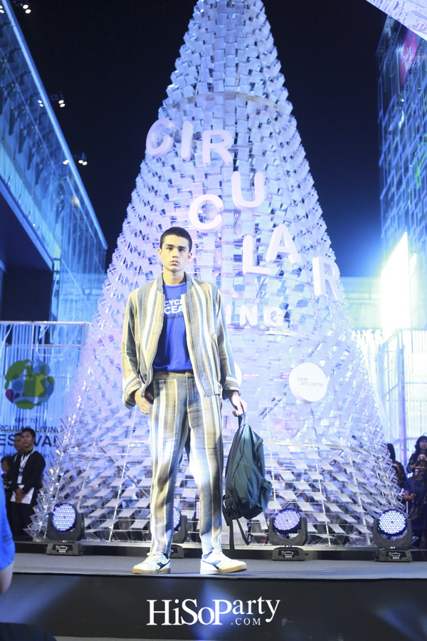 ‘Circular Living Festival’ งานเปิดตัวต้นคริสต์มาสรีไซเคิลไอเดียสร้างสรรค์ ผลิตจากกล่องใส่ซีดีเหลือใช้สูง 10 เมตร
