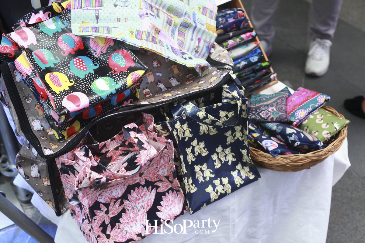 ‘Circular Living Festival’ งานเปิดตัวต้นคริสต์มาสรีไซเคิลไอเดียสร้างสรรค์ ผลิตจากกล่องใส่ซีดีเหลือใช้สูง 10 เมตร