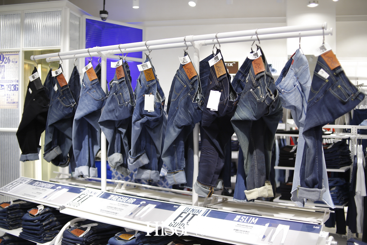 ‘Lee’ มาพร้อมสโลแกนใหม่ ‘Move Your Lee’ เปิดตัวแฟล็กชิพสโตร์ที่ได้รับแรงบันดาลใจจากเมืองกรุงเทพแห่งแรกแห่งเดียวของโลก