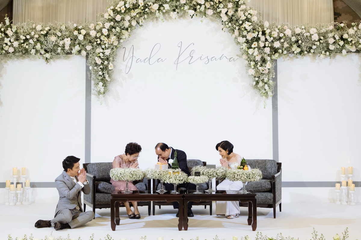 Gift Ake The Moments