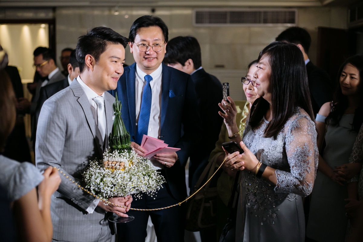 Gift Ake The Moments