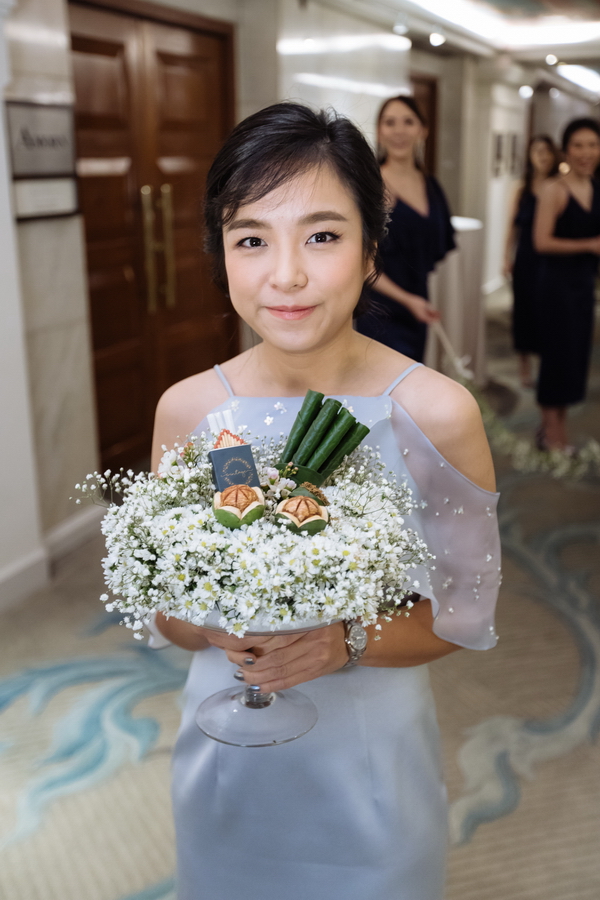 Gift Ake The Moments