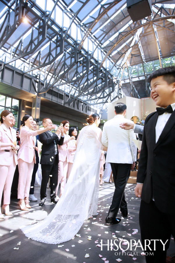 งานเลี้ยงฉลองพิธีมงคลสมรสระหว่าง กรกนก ยงสกุล และ คณิศร เปรมประเสริฐ