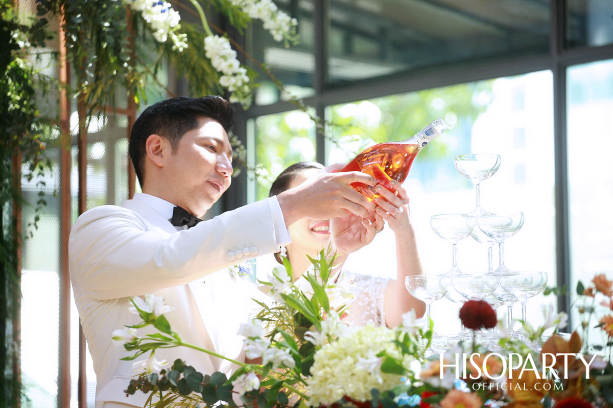 งานเลี้ยงฉลองพิธีมงคลสมรสระหว่าง กรกนก ยงสกุล และ คณิศร เปรมประเสริฐ