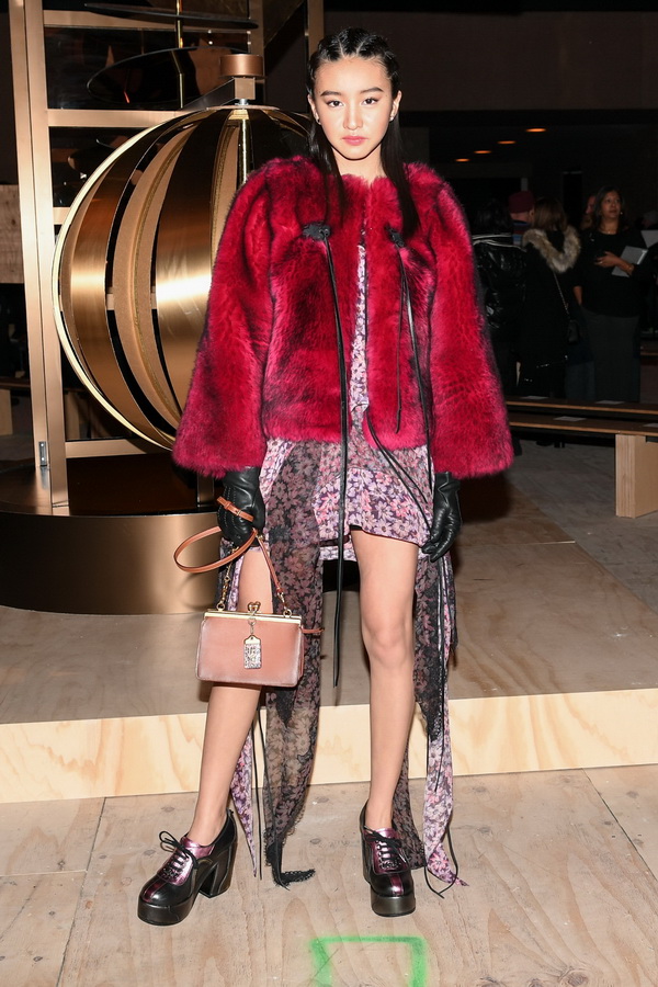 ‘วี วิโอเลต’ ประชันลุคแฟชั่นกับคนดังระดับโลกในงาน ‘New York Fashion Week 2019’