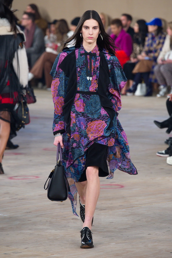 ‘วี วิโอเลต’ ประชันลุคแฟชั่นกับคนดังระดับโลกในงาน ‘New York Fashion Week 2019’