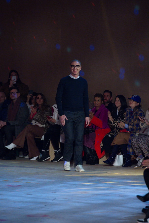 ‘วี วิโอเลต’ ประชันลุคแฟชั่นกับคนดังระดับโลกในงาน ‘New York Fashion Week 2019’