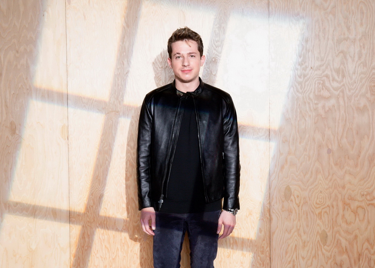 ‘วี วิโอเลต’ ประชันลุคแฟชั่นกับคนดังระดับโลกในงาน ‘New York Fashion Week 2019’