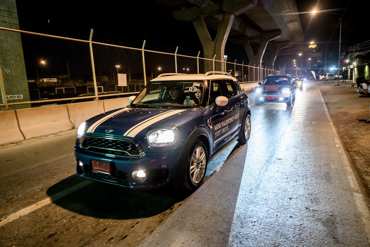 MINI Valentine’s Night Test Drive